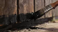 Kako zaštititi drvenu ogradu i stupove uz tlo: 4 moderne alternative koje traju