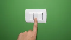 Ostaviti svjetlo upaljeno ili ga ugasiti i zatim ponovno upaliti: što troši više energije?